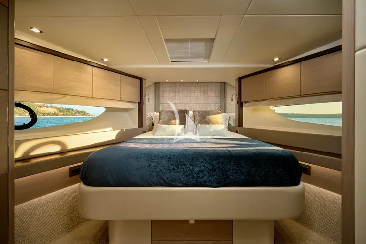 Charter Yacht HIDEAWAY - Sunseeker 23m - 4 Cabins - Split - Dubrovnik - Hvar - Croatia