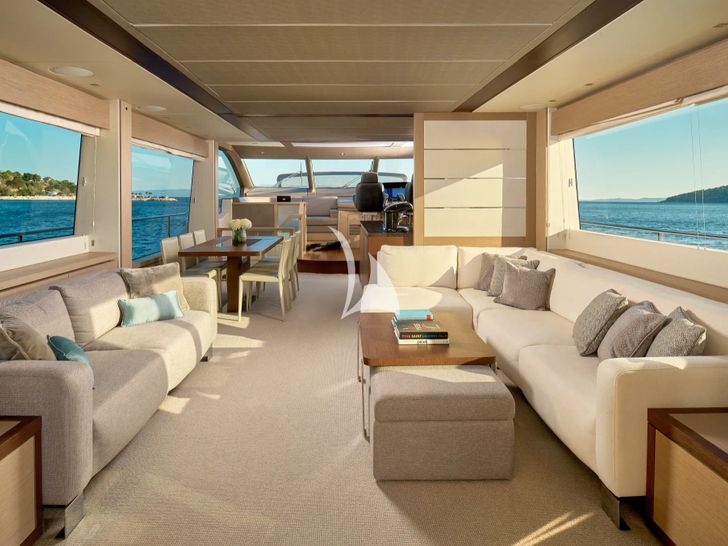 HIDEAWAY Sunseeker 23m - saloon HIDEAWAY Sunseeker 23m - saloon