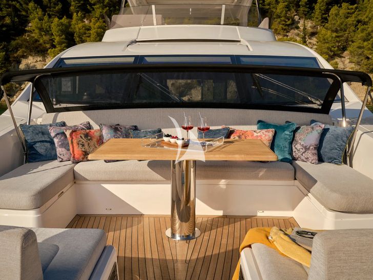 HIDEAWAY Sunseeker 23m - wine party set up on the foredeck HIDEAWAY Sunseeker 23m - wine party set up on the foredeck