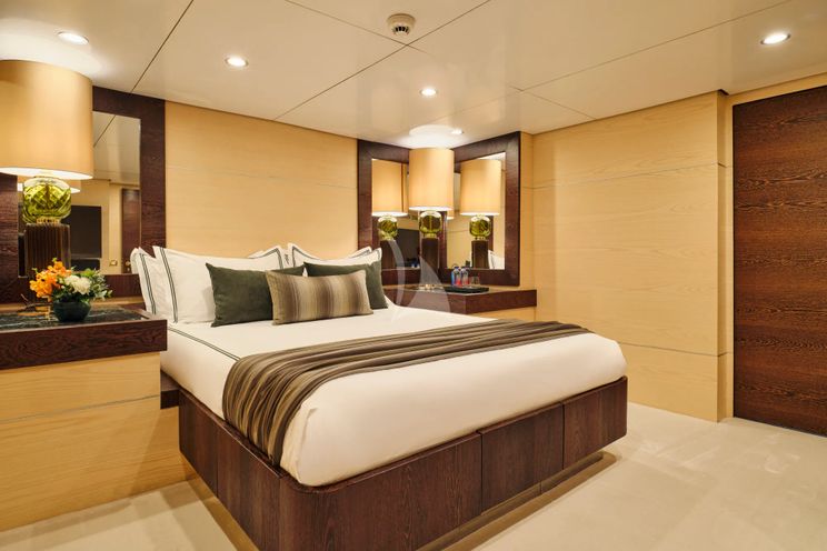 Charter Yacht HIGHLANDER - Feadship 50m - 7 Cabins - Nassau - Exumas - Bahamas