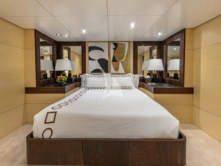HIGHLANDER Feadship 50m - VIP cabin 1 HIGHLANDER Feadship 50m - VIP cabin 1