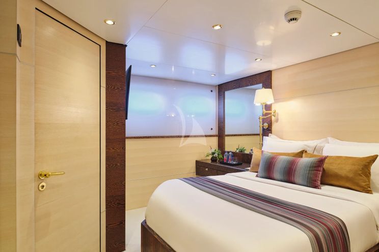 Charter Yacht HIGHLANDER - Feadship 50m - 7 Cabins - Nassau - Exumas - Bahamas