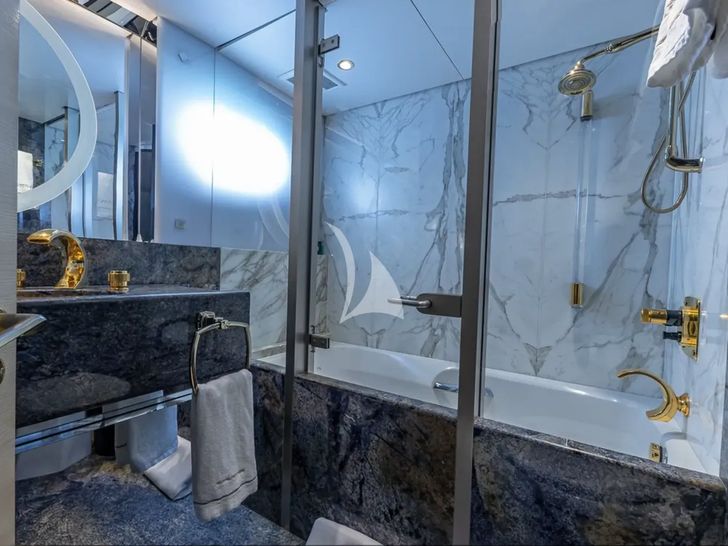 HIGHLANDER Feadship 50m - VIP cabin 4 bathroom HIGHLANDER Feadship 50m - VIP cabin 4 bathroom