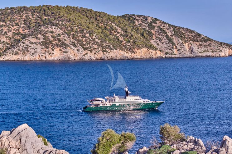 Charter Yacht HIGHLANDER - Feadship 50m - 7 Cabins - Nassau - Exumas - Bahamas