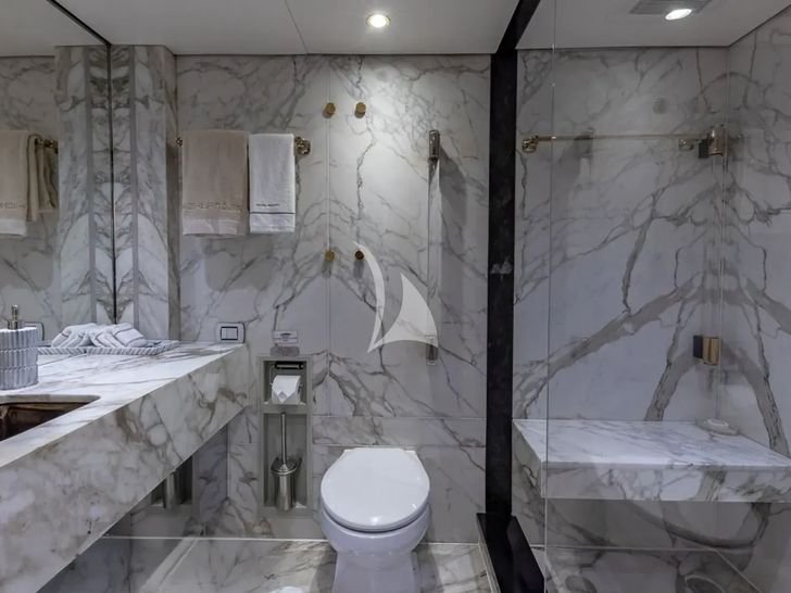HIGHLANDER Feadship 50m - master cabin bathroom HIGHLANDER Feadship 50m - master cabin bathroom