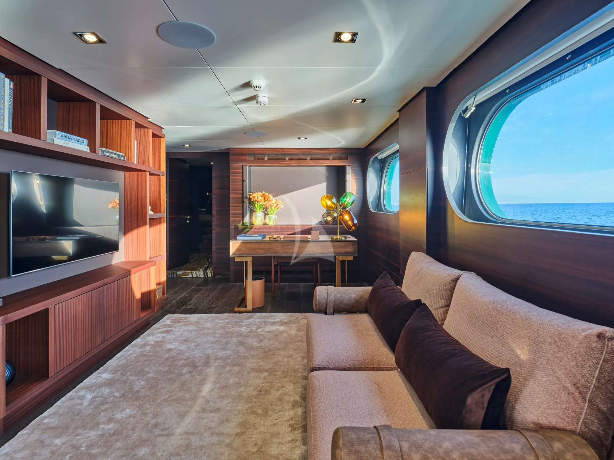 Charter Yacht HIGHLANDER - Feadship 50m - 7 Cabins - Nassau - Exumas - Bahamas
