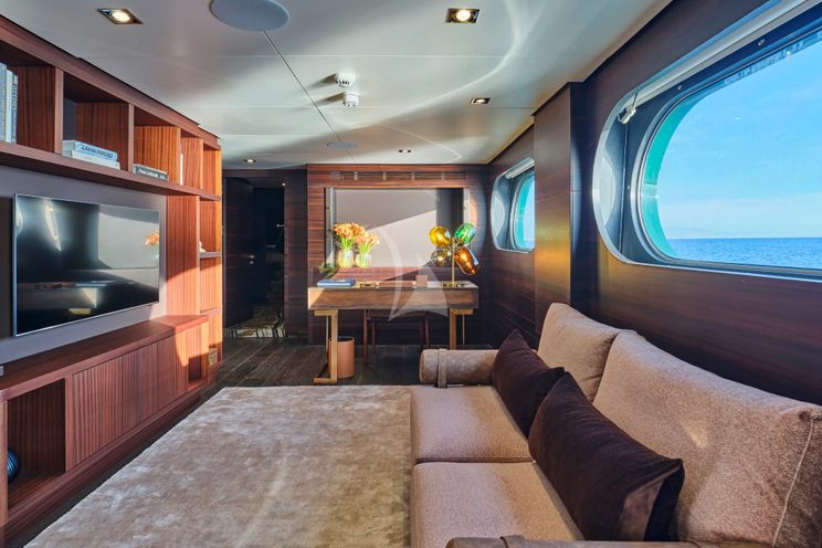 Charter Yacht HIGHLANDER - Feadship 50m - 7 Cabins - Nassau - Exumas - Bahamas