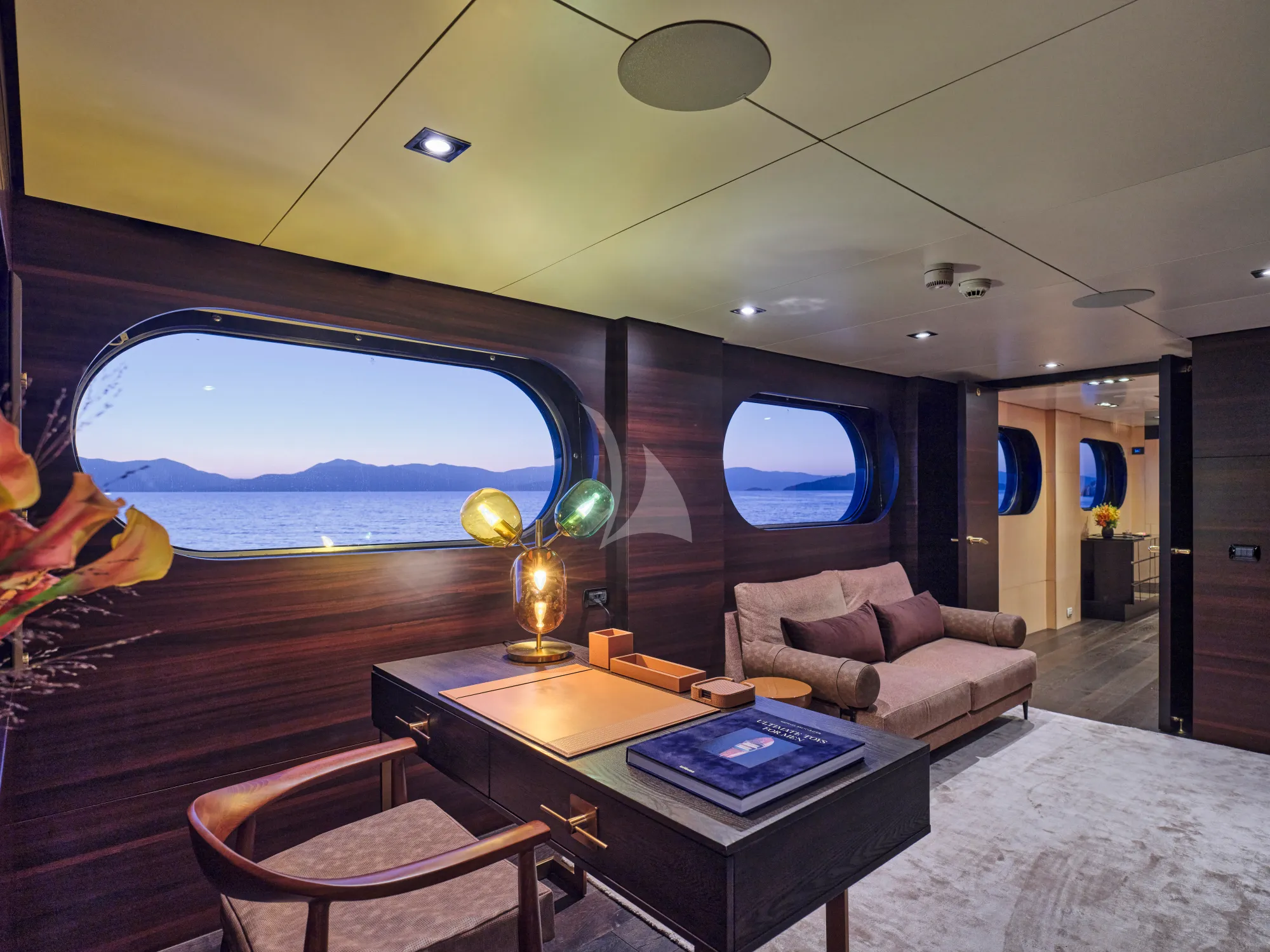 Charter Yacht HIGHLANDER - Feadship 50m - 7 Cabins - Nassau - Exumas - Bahamas