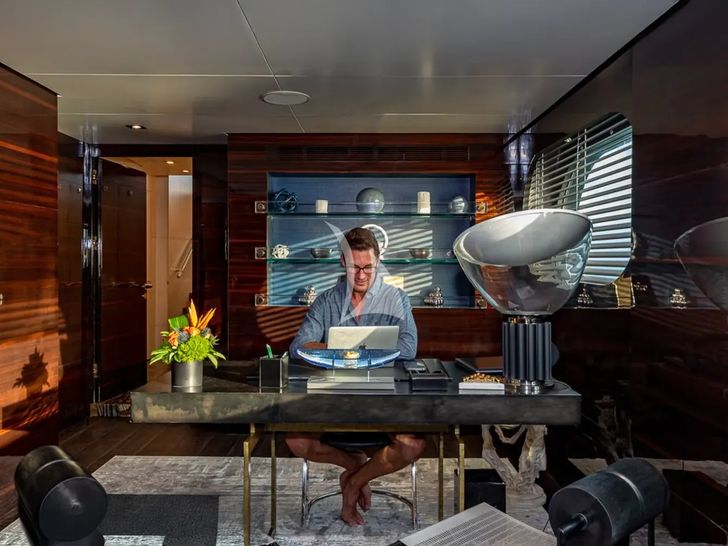 HIGHLANDER Feadship 50m - master cabin office HIGHLANDER Feadship 50m - master cabin office