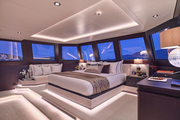 Charter Yacht HIGHLANDER - Feadship 50m - 7 Cabins - Nassau - Exumas - Bahamas