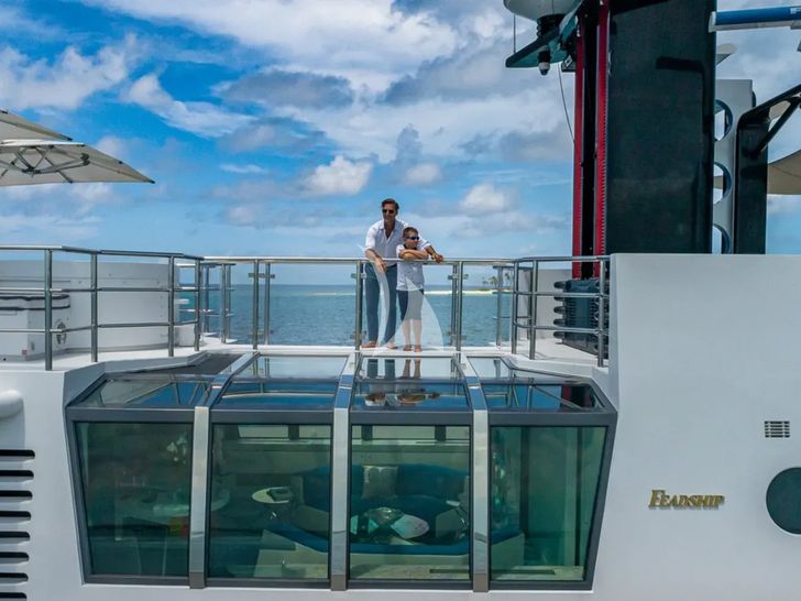 HIGHLANDER Feadship 50m - sky bridge side shot HIGHLANDER Feadship 50m - sky bridge side shot