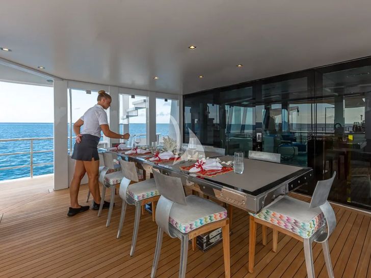 HIGHLANDER Feadship 50m - sky dining area HIGHLANDER Feadship 50m - sky dining area