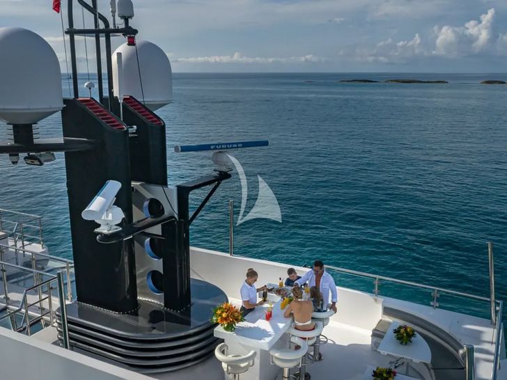 HIGHLANDER Feadship 50m - sun deck HIGHLANDER Feadship 50m - sun deck