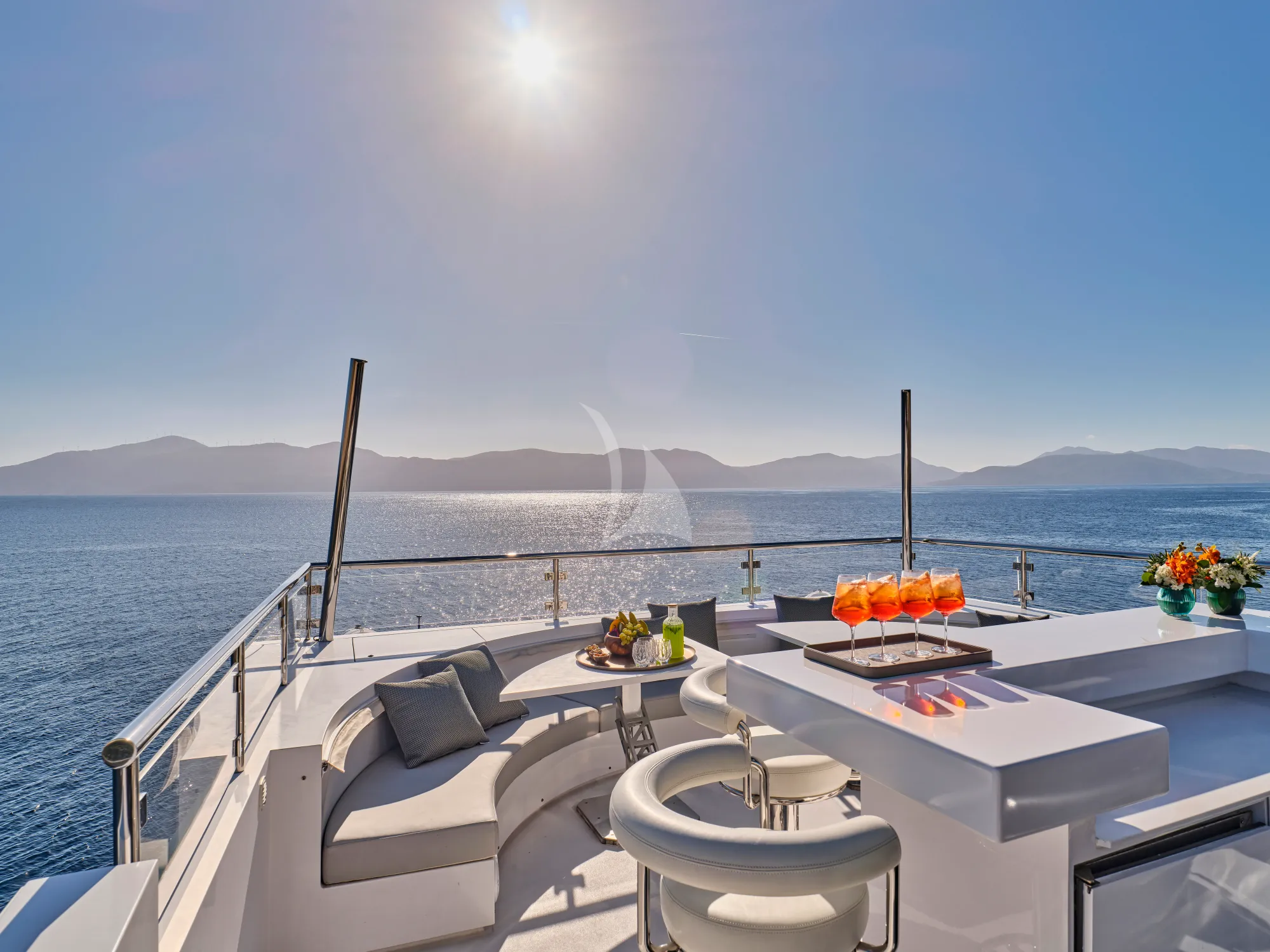 Charter Yacht HIGHLANDER - Feadship 50m - 7 Cabins - Nassau - Exumas - Bahamas
