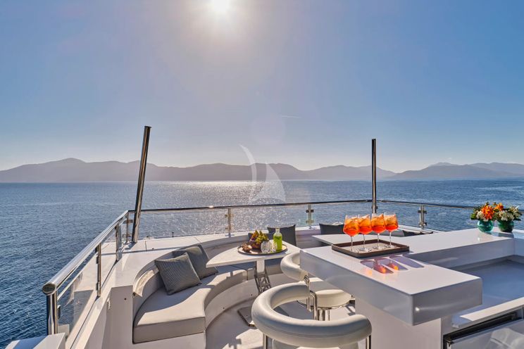 Charter Yacht HIGHLANDER - Feadship 50m - 7 Cabins - Nassau - Exumas - Bahamas