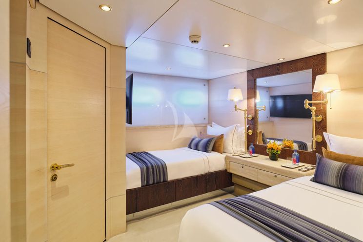 Charter Yacht HIGHLANDER - Feadship 50m - 7 Cabins - Nassau - Exumas - Bahamas