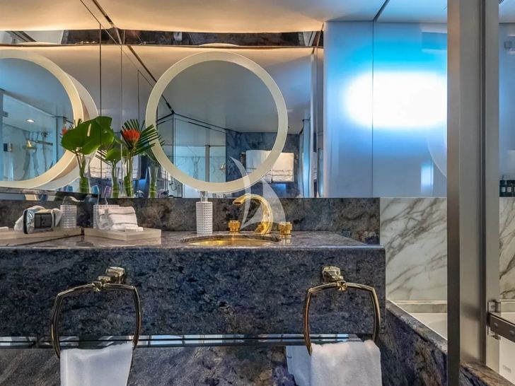 HIGHLANDER Feadship 50m - twin cabin bathroom HIGHLANDER Feadship 50m - twin cabin bathroom