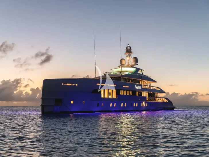 HOME Heesen 50m Aluminium FDHF - at night HOME Heesen 50m Aluminium FDHF - at night