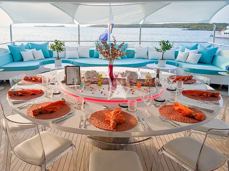 HOME Heesen 50m Aluminium FDHF - sky deck aft alfresco dining area HOME Heesen 50m Aluminium FDHF - sky deck aft alfresco dining area