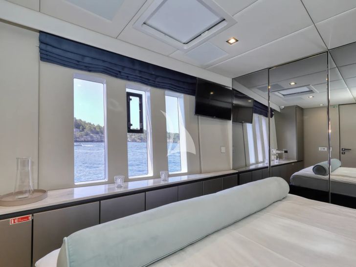 HONEYBIRD Sunreef 80 - VIP cabin 2 HONEYBIRD Sunreef 80 - VIP cabin 2