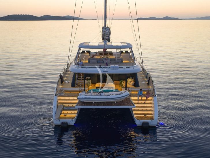 HONEYBIRD Sunreef 80 - aft view HONEYBIRD Sunreef 80 - aft view