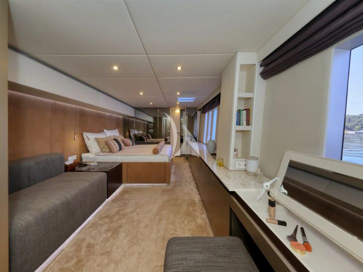 HONEYBIRD Sunreef 80 - master cabin HONEYBIRD Sunreef 80 - master cabin