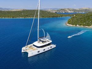 HONEYBIRD - Sunreef 80 - 3 Cabins - Sibenik - Split - Dubrovnik - Hvar - Croatia HONEYBIRD - Sunreef 80 - 3 Cabins - Sibenik - Split - Dubrovnik - Hvar - Croatia