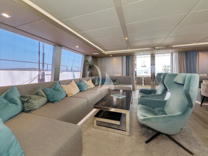 HONEYBIRD Sunreef 80 - saloon seating HONEYBIRD Sunreef 80 - saloon seating