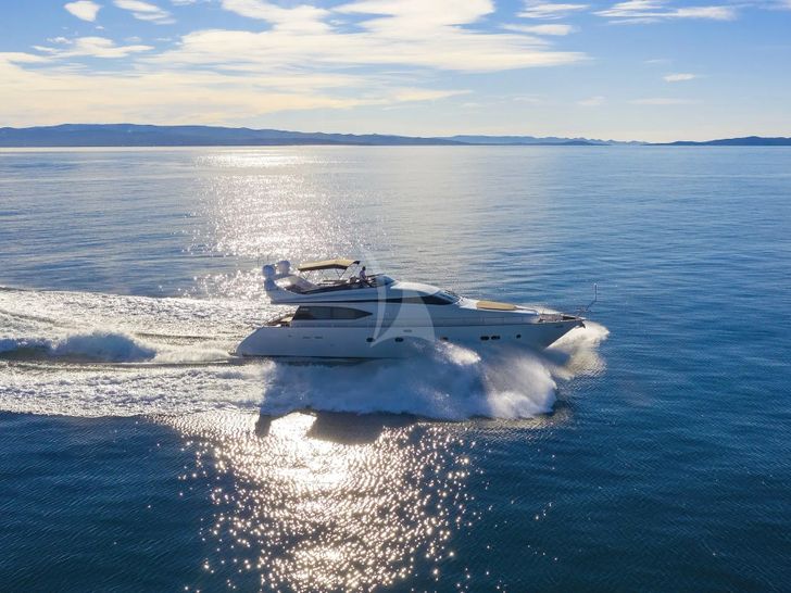 HOPE I Maiora 20S - cruising across the water line HOPE I Maiora 20S - cruising across the water line