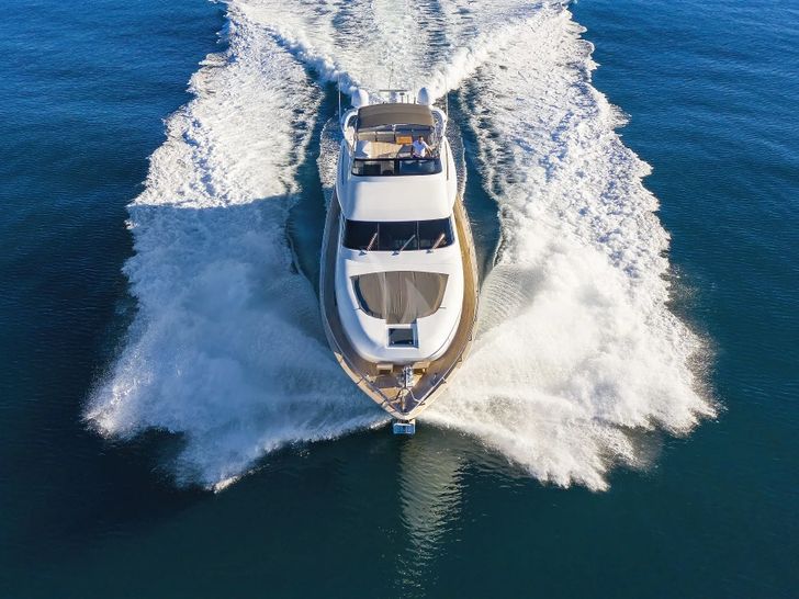 HOPE I Maiora 20S - cruising front view HOPE I Maiora 20S - cruising front view
