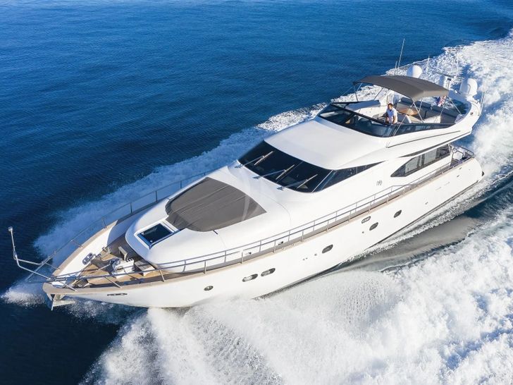 HOPE I Maiora 20S - cruising side view HOPE I Maiora 20S - cruising side view