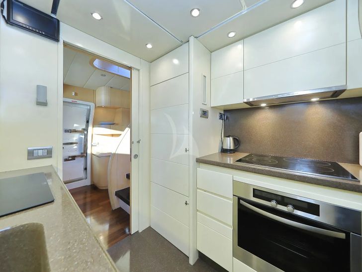 HOPE I Maiora 20S - galley HOPE I Maiora 20S - galley