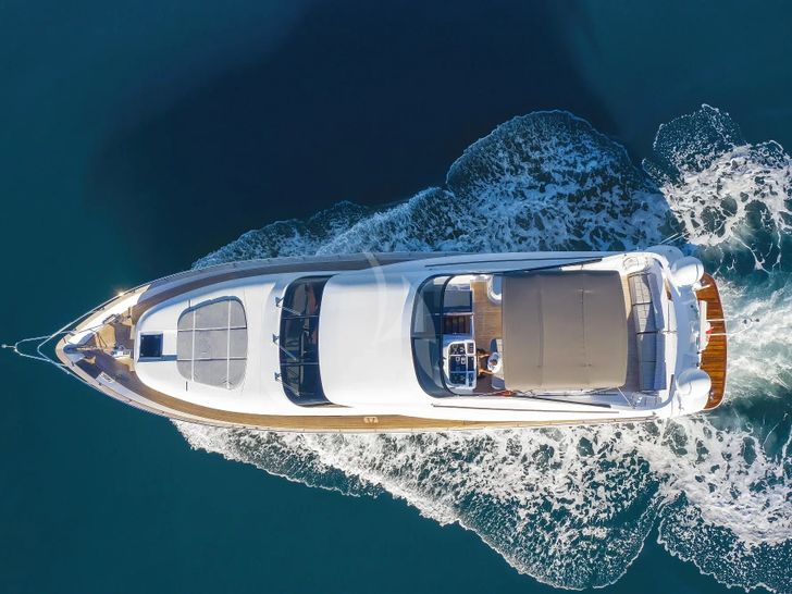 HOPE I Maiora 20S - top shot cruising HOPE I Maiora 20S - top shot cruising