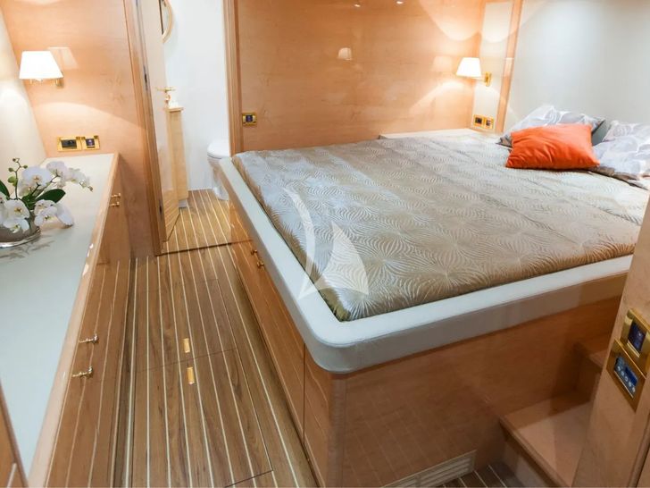 HOUBARA Sunreef 82 DD - VIP cabin HOUBARA Sunreef 82 DD - VIP cabin