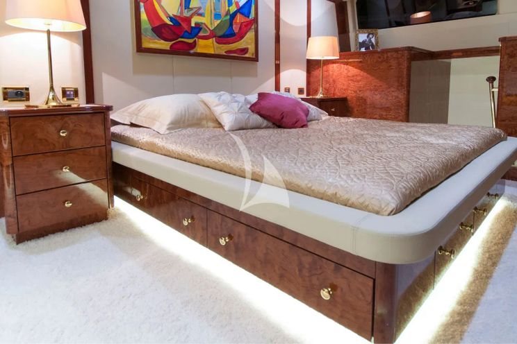 Charter Yacht HOUBARA - Sunreef 82 DD - 3 Cabins - Cannes - Monaco - St Tropez - French Riviera