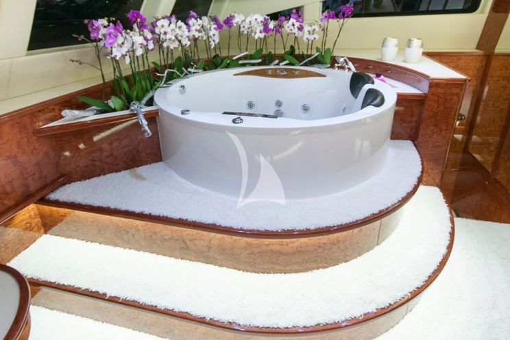 Charter Yacht HOUBARA - Sunreef 82 DD - 3 Cabins - Cannes - Monaco - St Tropez - French Riviera