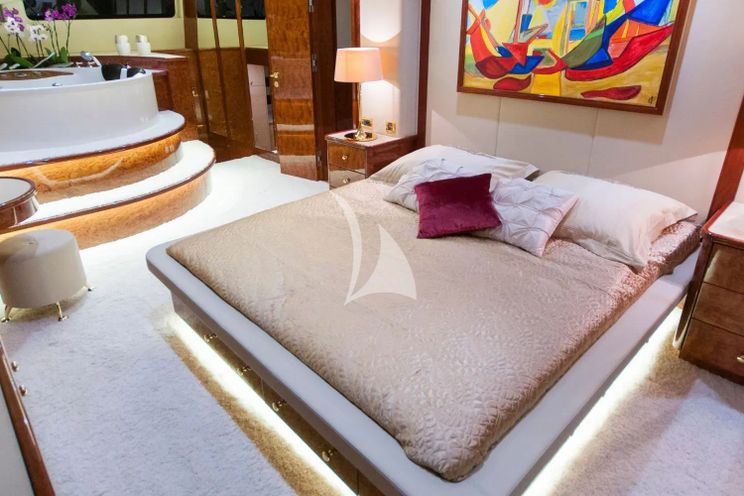 Charter Yacht HOUBARA - Sunreef 82 DD - 3 Cabins - Cannes - Monaco - St Tropez - French Riviera