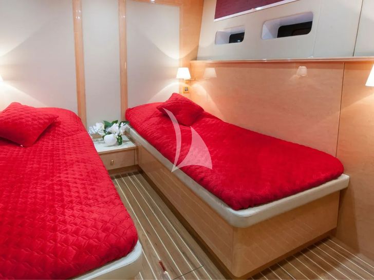 HOUBARA Sunreef 82 DD - twin cabin convertible HOUBARA Sunreef 82 DD - twin cabin convertible