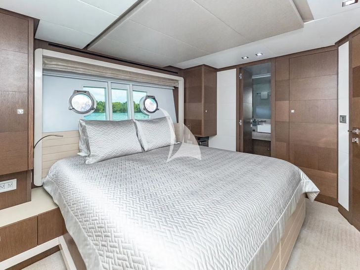 HOYA SAXA Ferretti 850 - VIP cabin 2 HOYA SAXA Ferretti 850 - VIP cabin 2