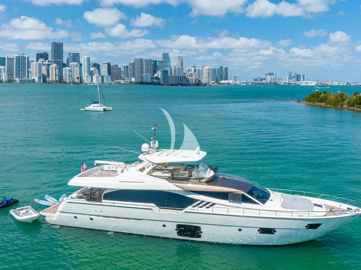 HOYA SAXA Ferretti 850 - anchored side view HOYA SAXA Ferretti 850 - anchored side view