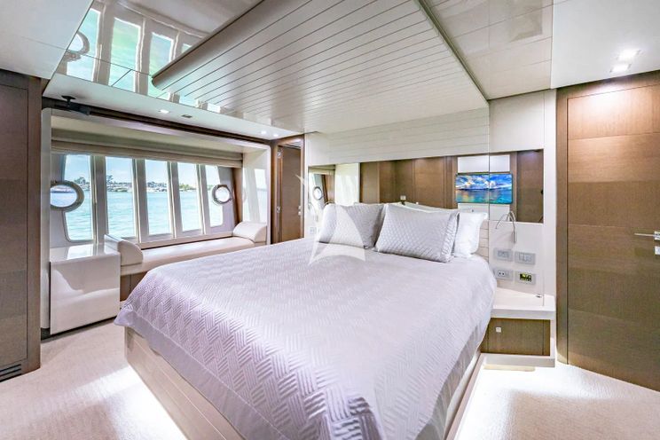 Charter Yacht HOYA SAXA - Ferretti 850 - 4 Cabins - Nassau - Exumas - Eleuthera - Bahamas