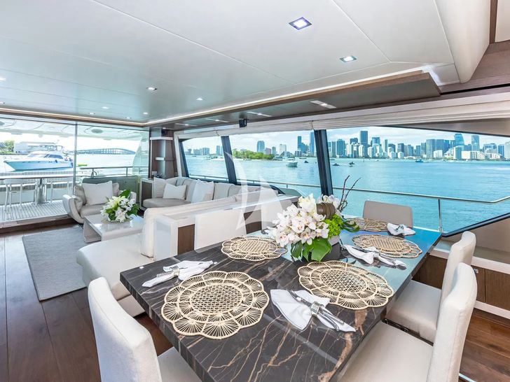 HOYA SAXA Ferretti 850 - saloon seating and dining area HOYA SAXA Ferretti 850 - saloon seating and dining area