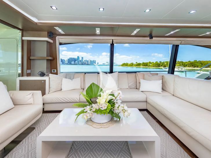 HOYA SAXA Ferretti 850 - saloon seating HOYA SAXA Ferretti 850 - saloon seating