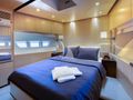 HUBO Azimut 84 VIP cabin