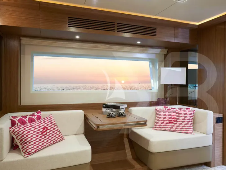 HUMILITAS II Sirena 64 - master cabin lounge HUMILITAS II Sirena 64 - master cabin lounge