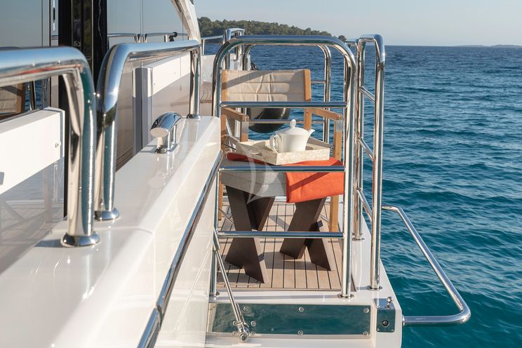 Charter Yacht HUNKY DORY OF LONDON - Sunseeker 86 - 4 Cabins - Split - Hvar - Dubrovnik - Croatia