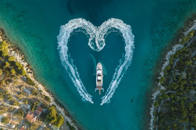 Charter Yacht HUNKY DORY OF LONDON - Sunseeker 86 - 4 Cabins - Split - Hvar - Dubrovnik - Croatia