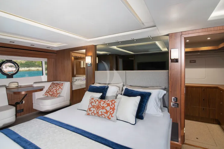 Charter Yacht HUNKY DORY OF LONDON - Sunseeker 86 - 4 Cabins - Split - Hvar - Dubrovnik - Croatia