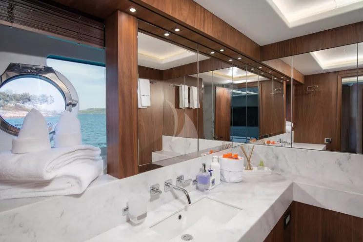 Charter Yacht HUNKY DORY OF LONDON - Sunseeker 86 - 4 Cabins - Split - Hvar - Dubrovnik - Croatia