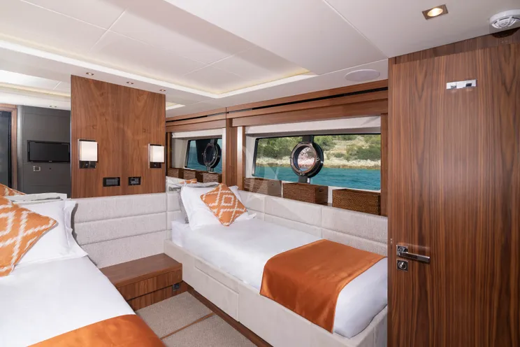 Charter Yacht HUNKY DORY OF LONDON - Sunseeker 86 - 4 Cabins - Split - Hvar - Dubrovnik - Croatia